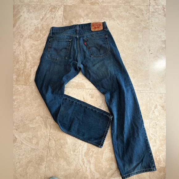 Levi's 514 Men's Slim Straight Dark Blue Jeans - Picture 2 of 6